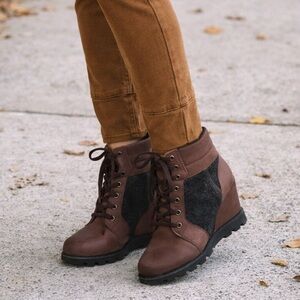 Sorel Women's Brown Lace-Up Ankle Boots